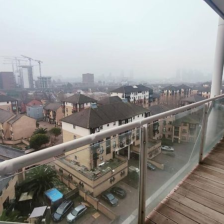 Custom House Apartments Лондон Екстериор снимка