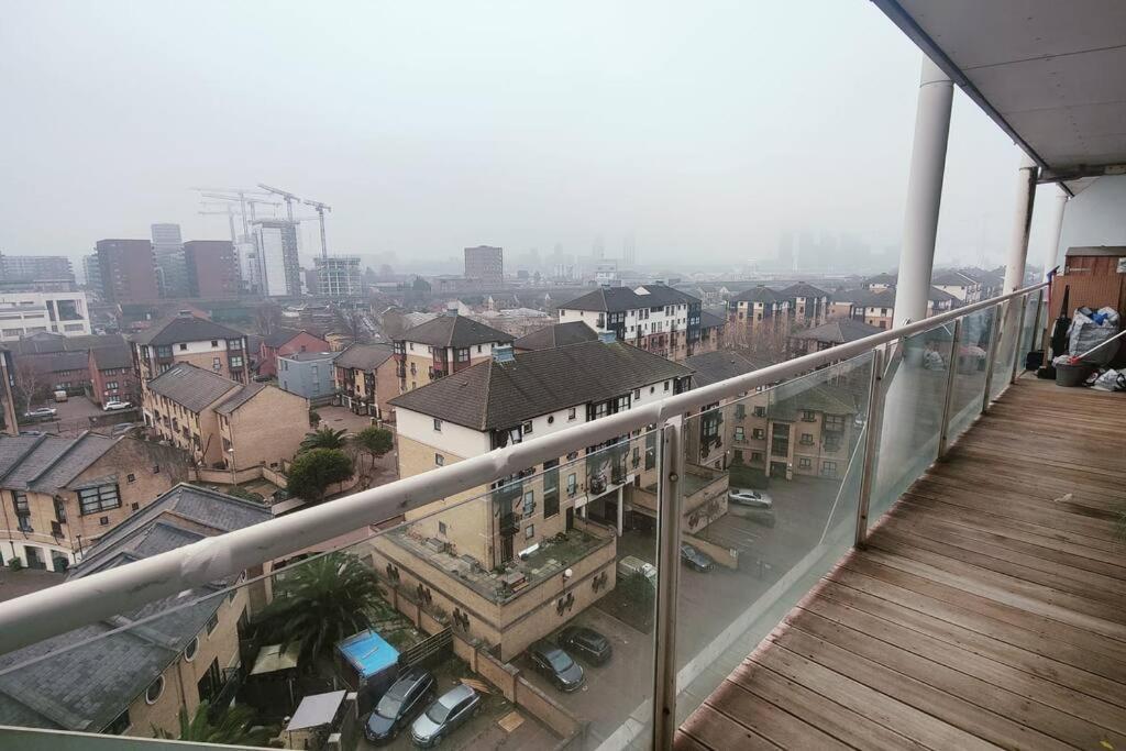 Custom House Apartments Лондон Екстериор снимка