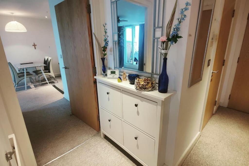 Custom House Apartments Лондон Екстериор снимка